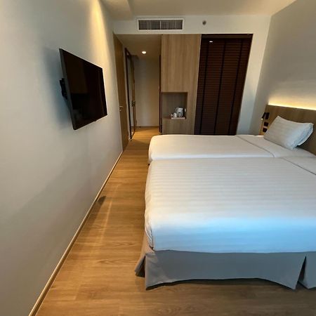 Vic 3 Bangkok Hotel Luaran gambar