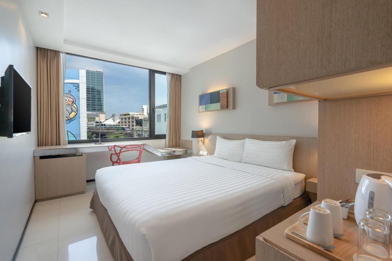 Vic 3 Bangkok Hotel Luaran gambar