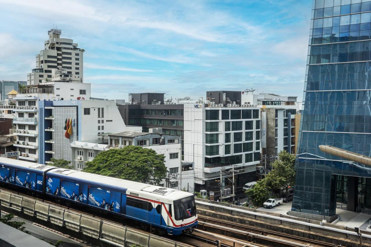 Vic 3 Bangkok Hotel Luaran gambar