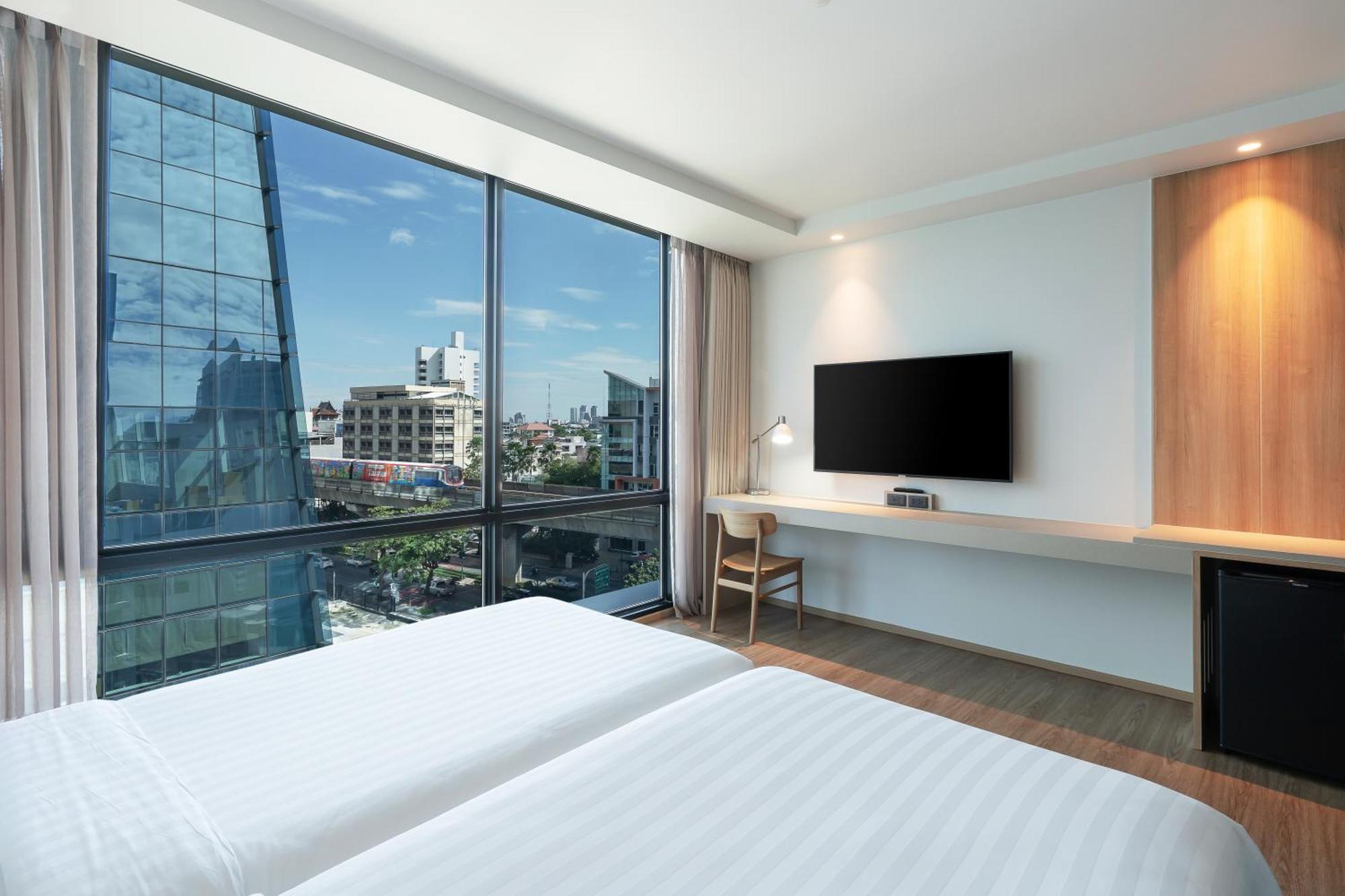 Vic 3 Bangkok Hotel Luaran gambar