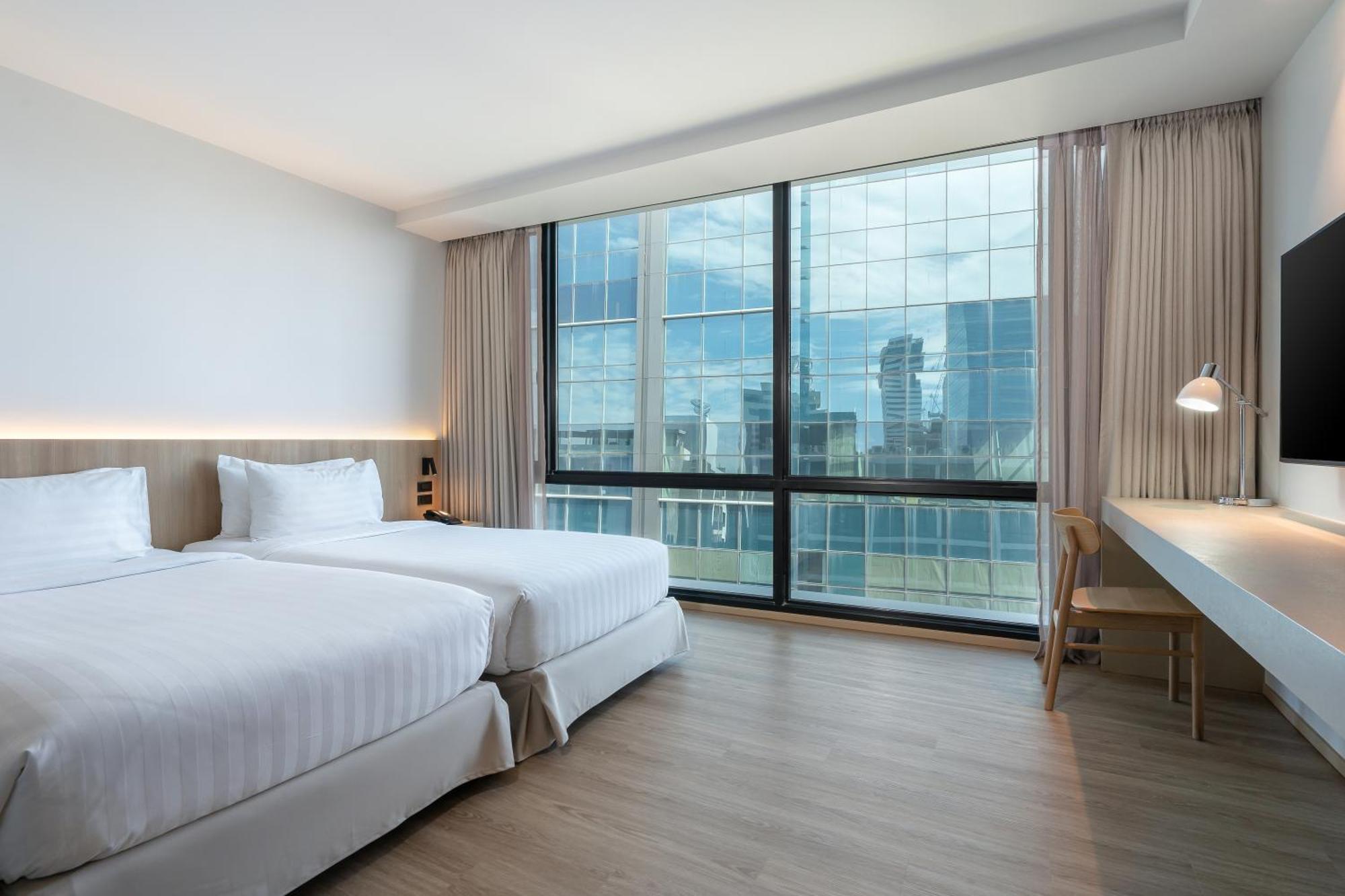 Vic 3 Bangkok Hotel Luaran gambar